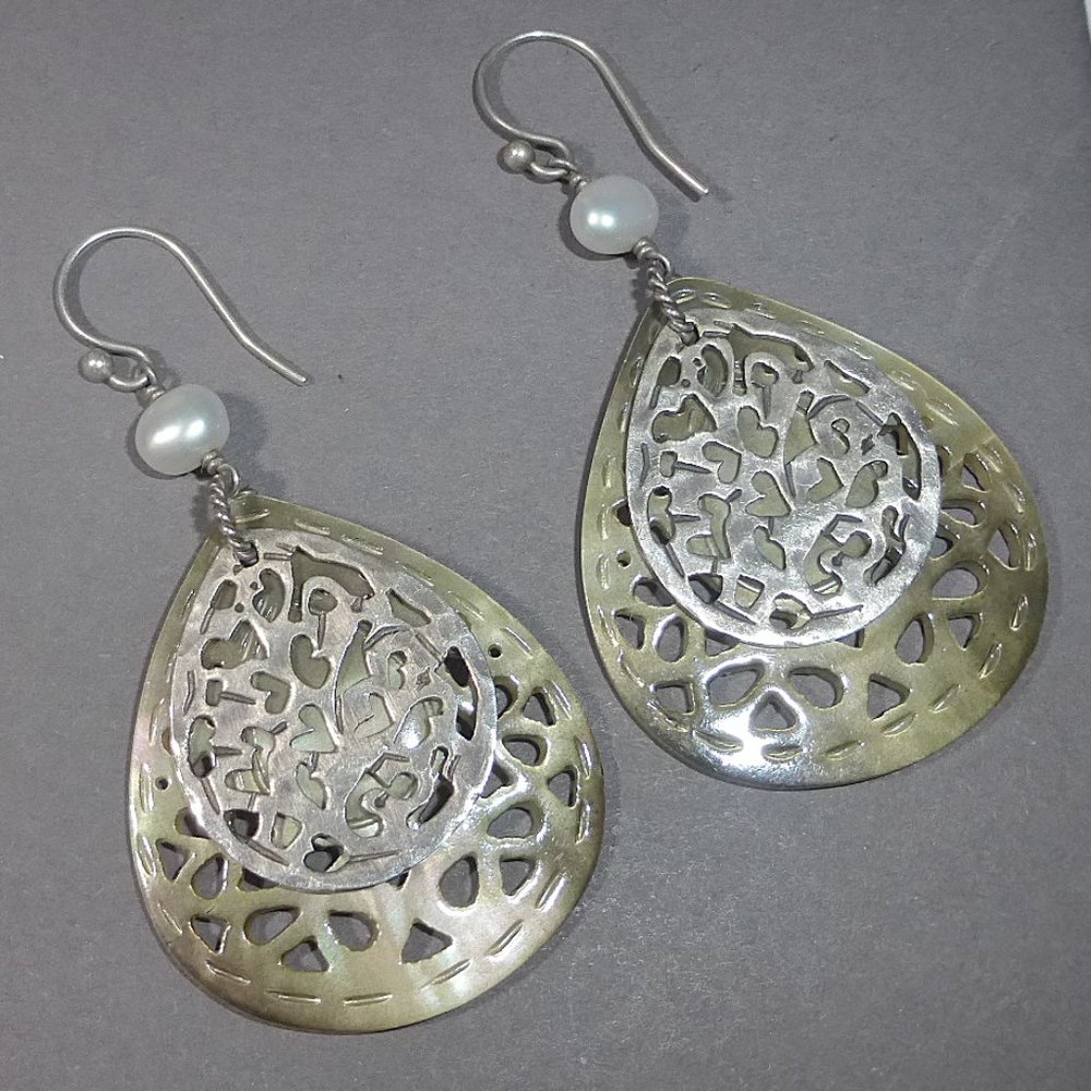 Silpada W1525 Carved MOP Sterling Silver Teardrop Earrings .925 - Picture 2 of 4